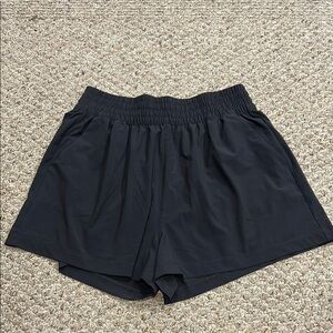 Vuori Women's Black Villa Shorts M